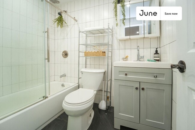 Photo - 324 1/2 East 8 Street Unidad 3B