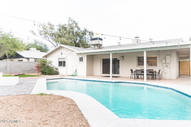 Photo - 2140 E Broadmor Dr