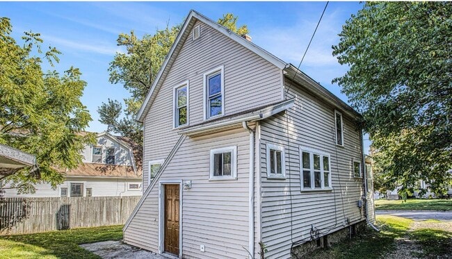 Photo - 431 22nd St N