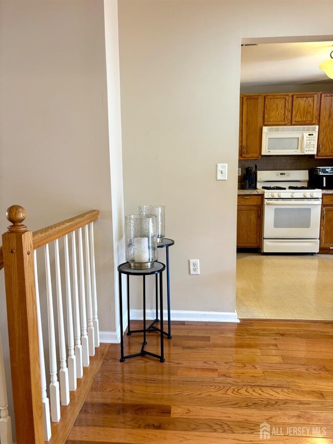 Photo - 39 Rozalyn Ln