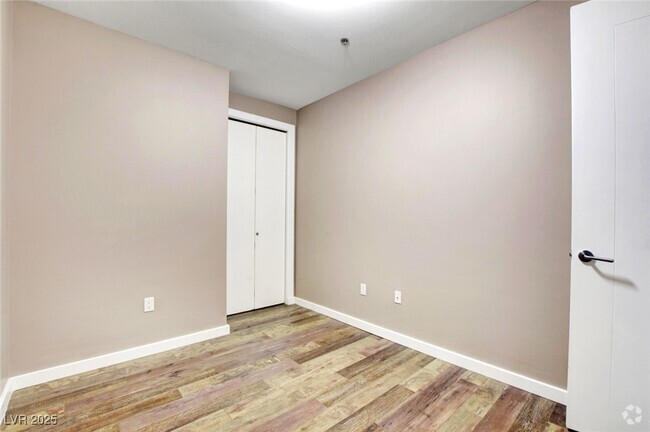 Building Photo - 4575 Dean Martin Dr Unit 1005 Rental