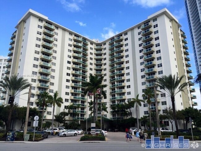 Building Photo - 3001 S Ocean Dr Unit 733 Rental