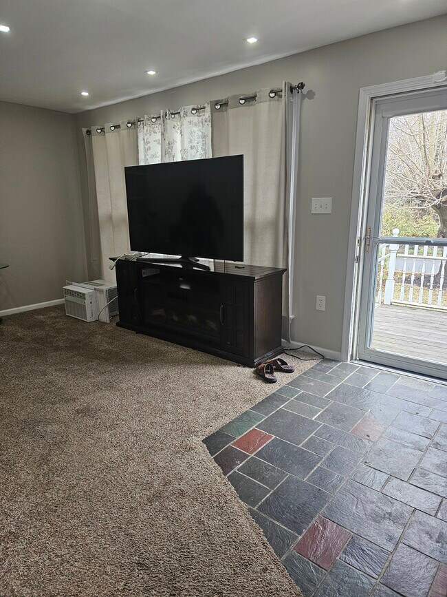 Photo - 657 Blue Ridge Ave