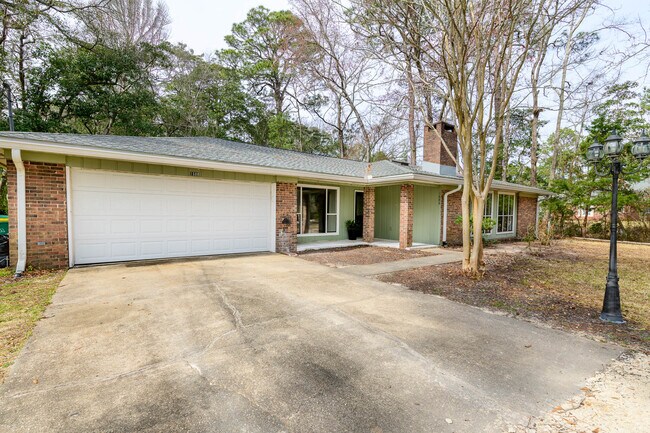 Photo - 1688 Vine Ave