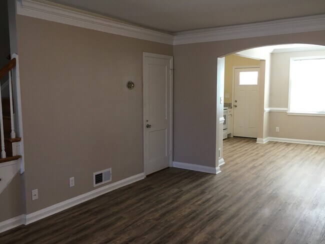 Photo - $1895 / 3br - 1536ft2 - RECENTLY RENOVATED...