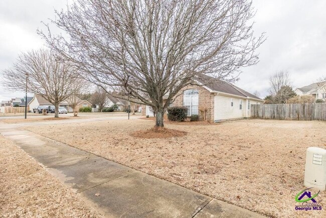 Photo - 462 Falkirk Dr