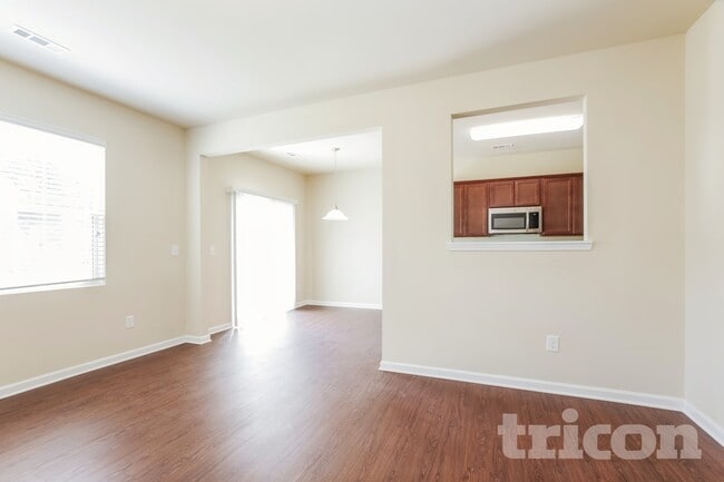 Photo - 2058 Aragon Lane