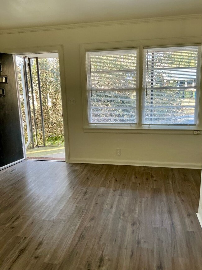 Photo - *App Fees Waived for February!* 2 bedroom/1 bathroom updated home in Normaltown Available now!