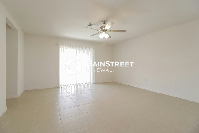 Photo - 4 Bedroom Pet-Friendly Home in Mascotte, FL with Main Street Renewal