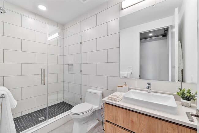 Photo - 401 NW 1st Ave Unit 202