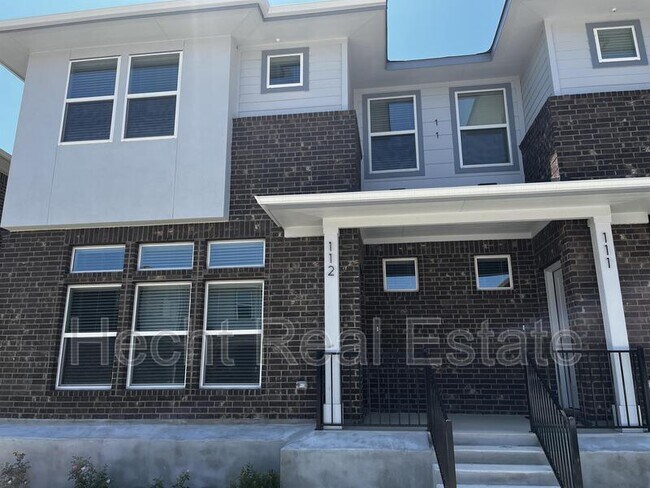 Photo - 605 W South St