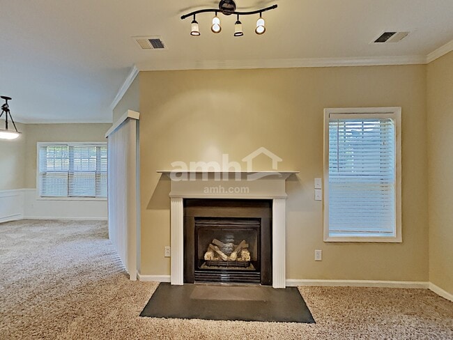 Photo - 368 Downing Creek Trl