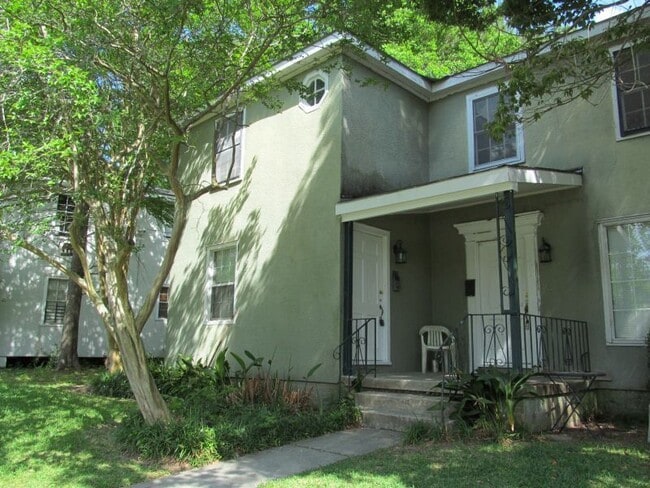 Photo - Fantastic 1/2 of Duplex in Desirable Garde...