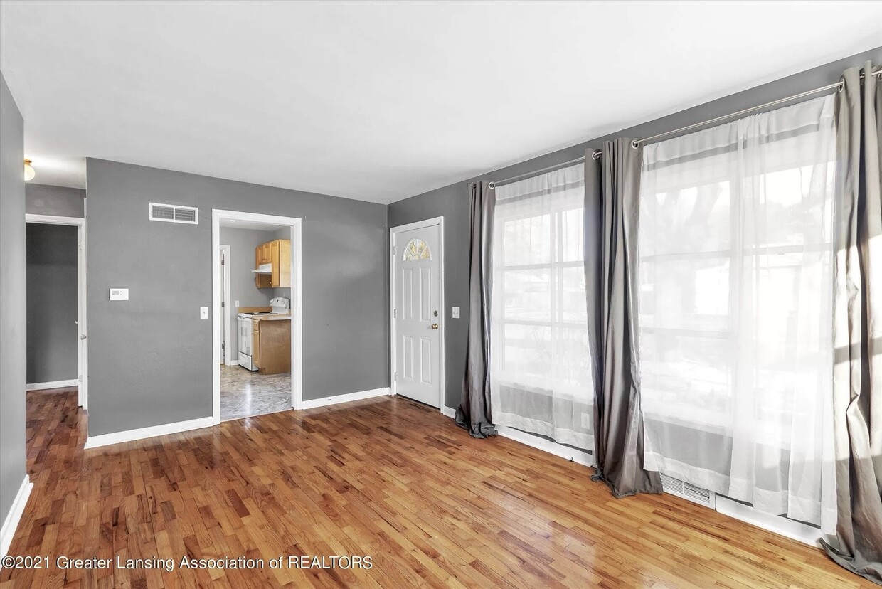 Photo - 1420 Snyder Rd (East Lansing, MI)