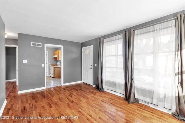 Photo - 1420 Snyder Rd House
