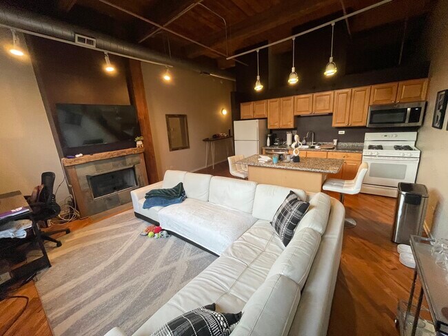 Living Room/Kitchen - 226 N Clinton St Unit 608