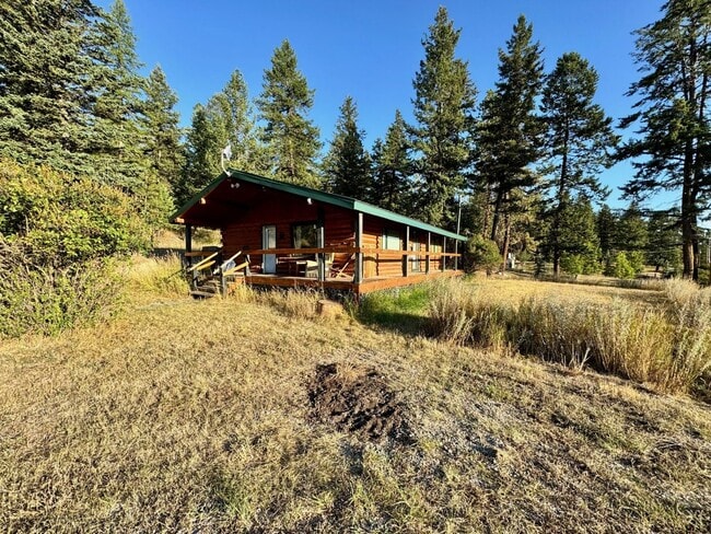 Photo - Charming 2-Bedroom Log Cabin in Scenic Kil...