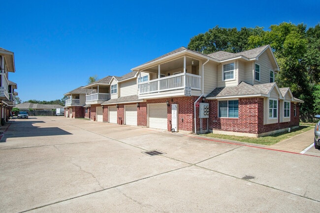 Photo - 1239 Lovett St