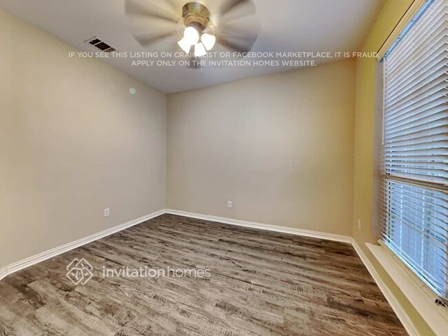 Photo - 10804 Middleglen Rd