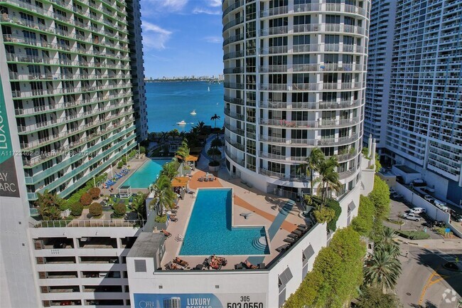 Building Photo - 1750 N Bayshore Dr Unit 3802 Rental