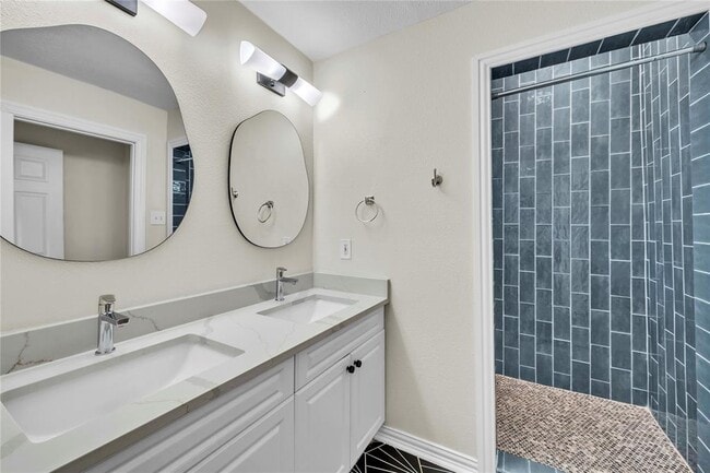 Photo - 2403 S 3rd St