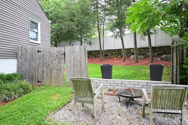 Photo - 3 New Castle Dr