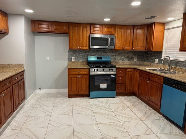 Photo - Nice home for rent in Hanford