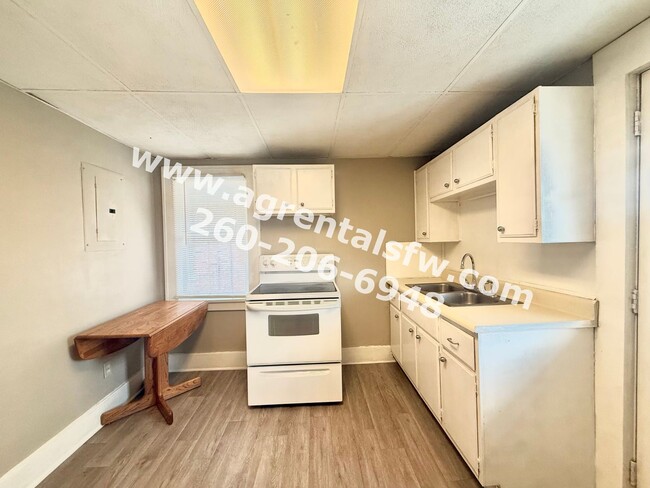 Photo - 209 S West St Unit #2