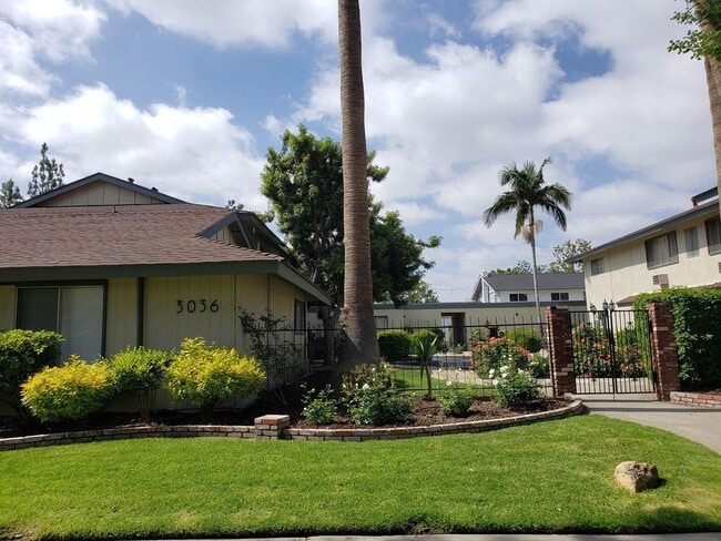 Photo - 3028-36 Quartz Lane