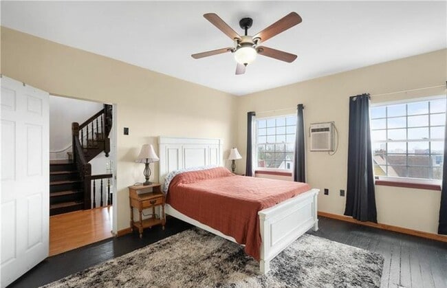Photo - 310 Marsonia St