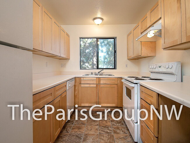 Building Photo - Big & Beautiful South Seattle 2BR/2BA Unit A2
