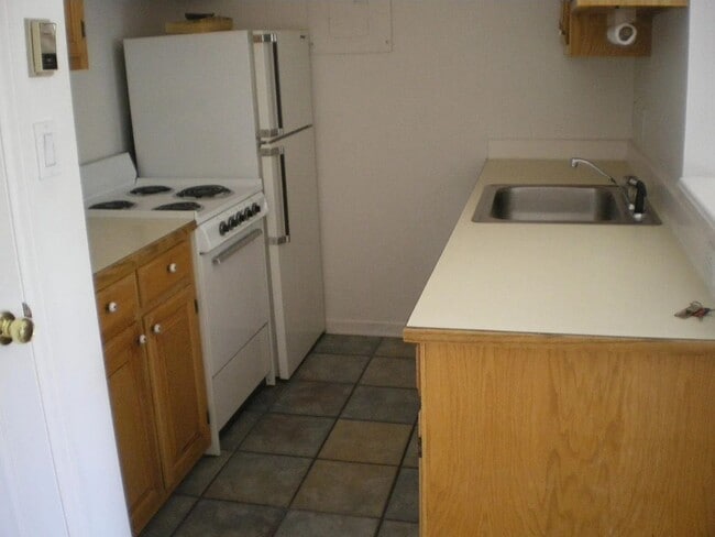 Photo - Bright & Convenient Unit in the Heart of Boulder – Walk to CU! Available August 4! Unit 4