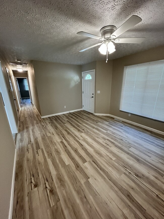 Photo - 708 Spruce St