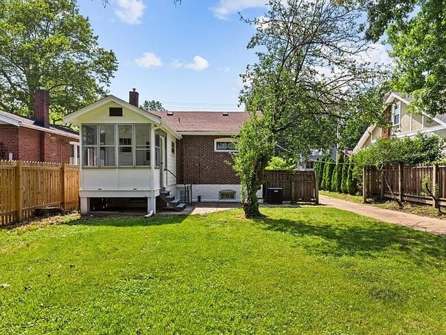 Photo - 2 bed 1 bath Maplewood home for Lease