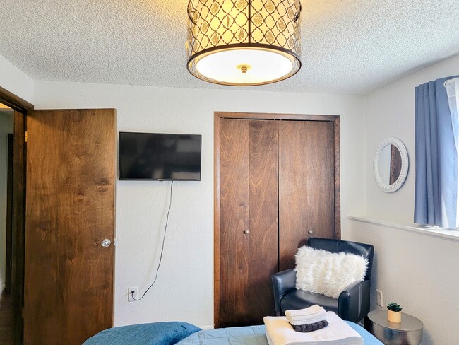 Photo - 900 Montana St Unit 4