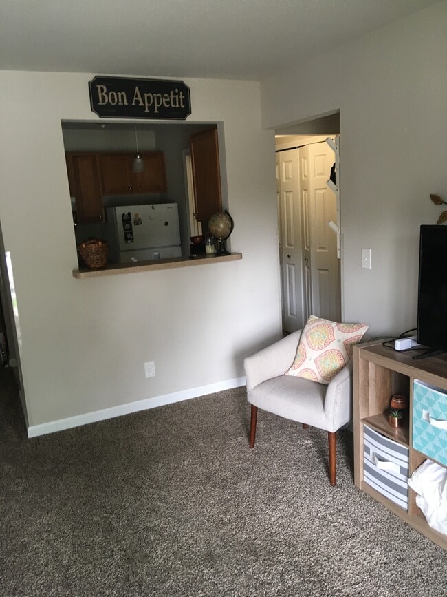 Photo - 952 Bloomfield Village Blvd