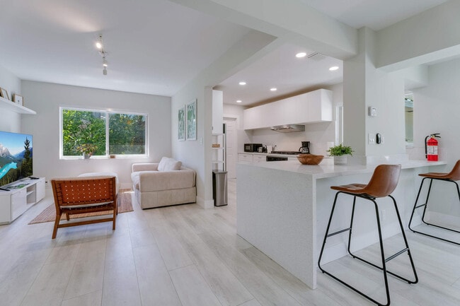 Photo - 819 Hollywood Blvd Unit ID1241892P