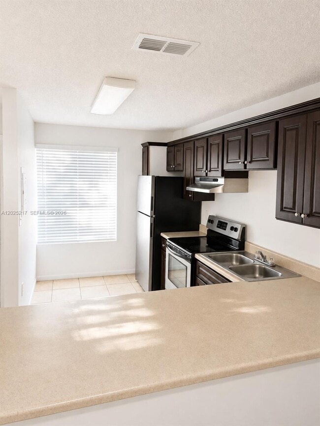 Building Photo - 2240 SW 81st Ave Unit 2240