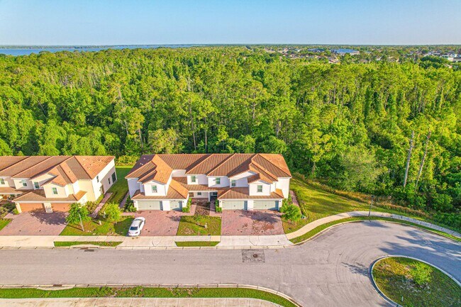 703 Bay Leaf Dr