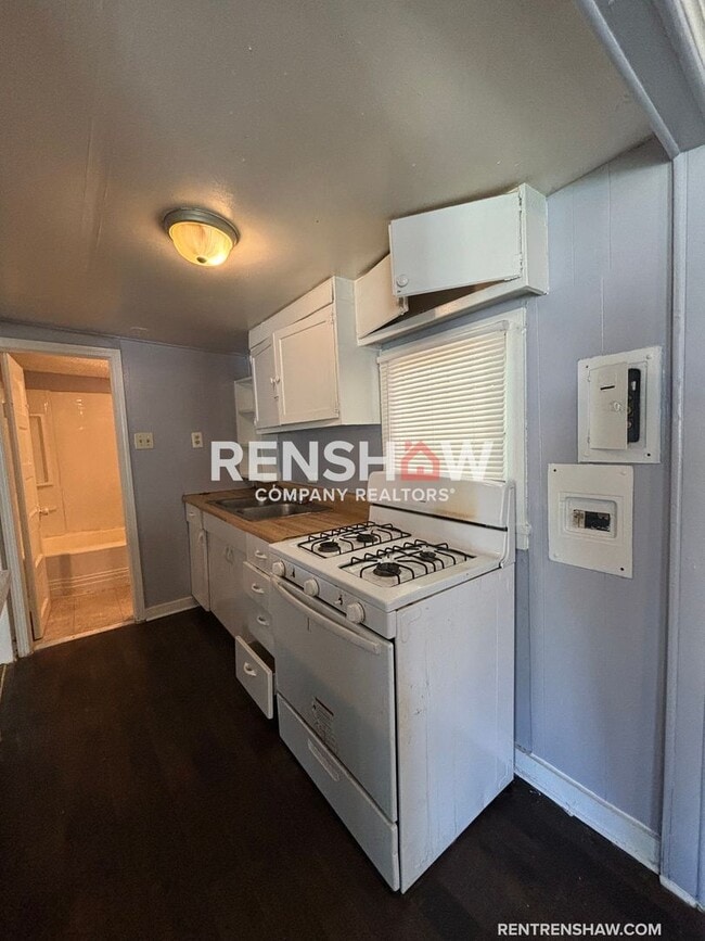 Photo - INCENTIVE: $99 Move in Special with Approv...