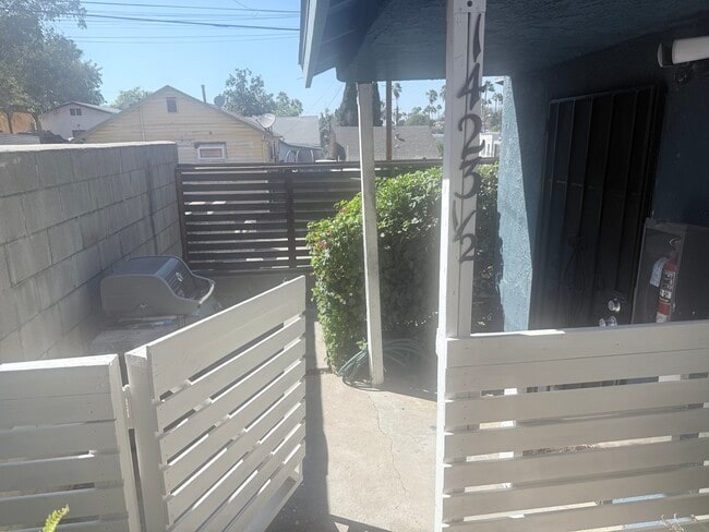 Apt enclosed area