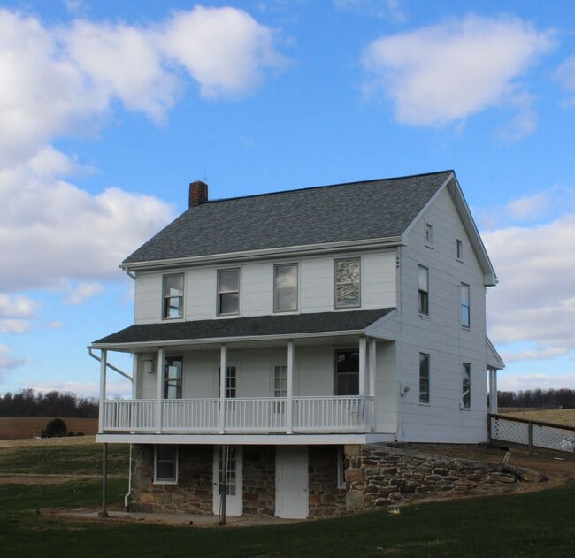 Building Photo - Country Charm in this 2.5 Story Farmhouse