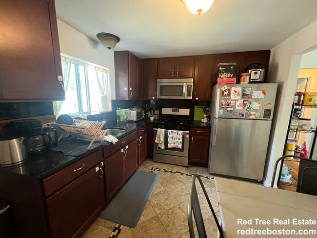 Photo - 75 Thingvalla Ave Unit 1