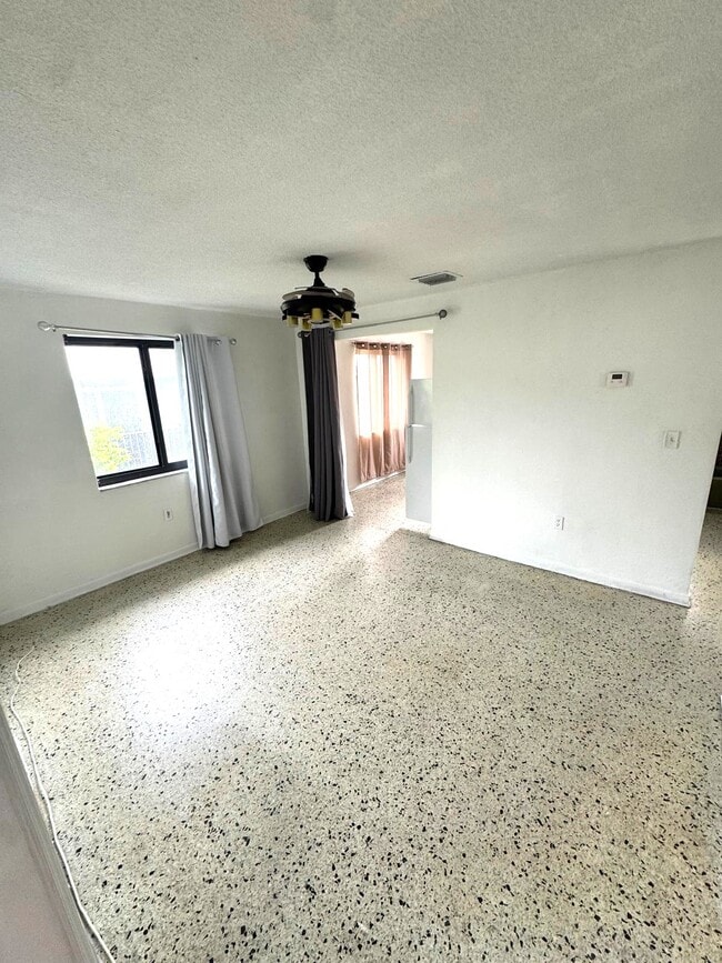 Photo - 430 NW 9th Ave Unit 3