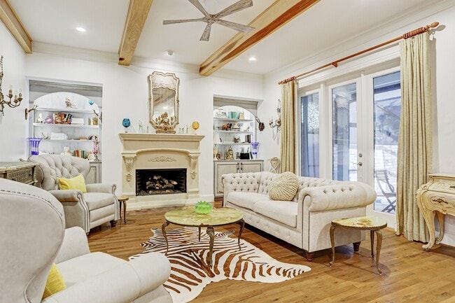 Photo - 2629 University Blvd