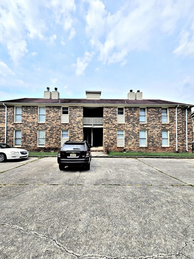 1509 Halston Cir NW Unit B