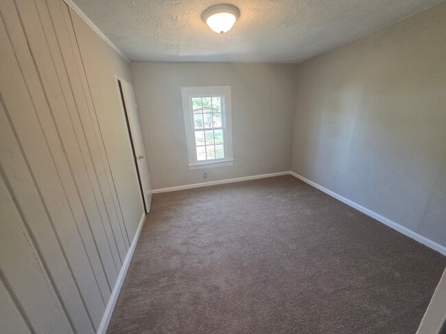 Photo - 904 Crowder St