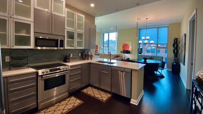 Photo - Luxury 2 Bedroom 2 Bathroom Condo Downtown -