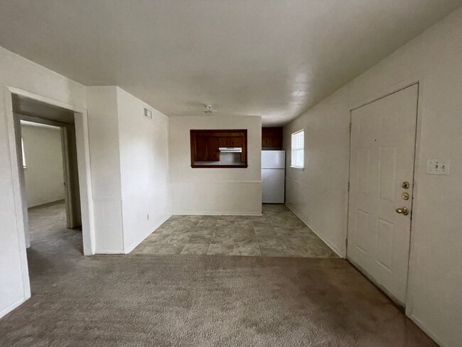 Photo - 228 Hold St Unidad 18