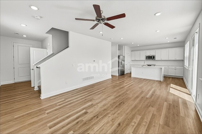 27 Shady Elm Ln